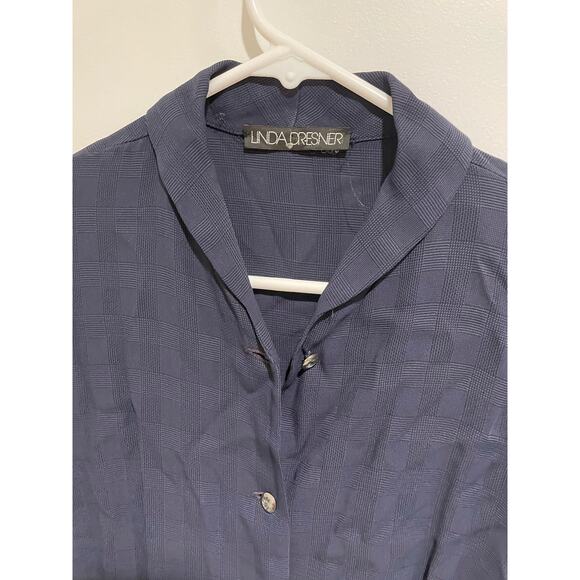 Linda Dresner Navy button down pleated shirt S/M - Picture 6 of 6